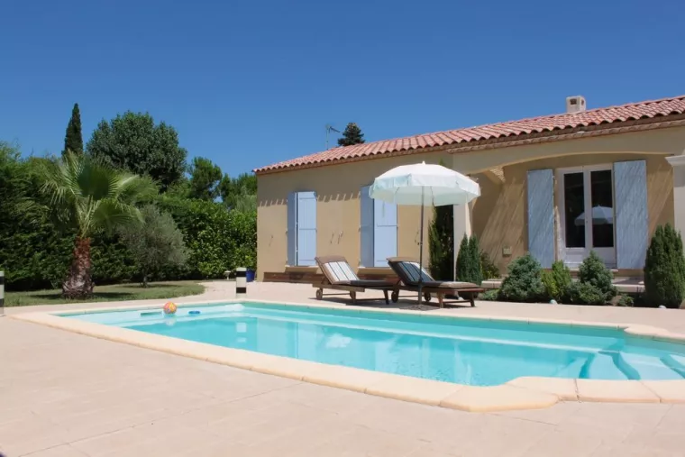 Créer une piscine maçonnée dans une ancienne grange rénovée, L'Isle-sur-la-Sorgue, MSH PISCINES